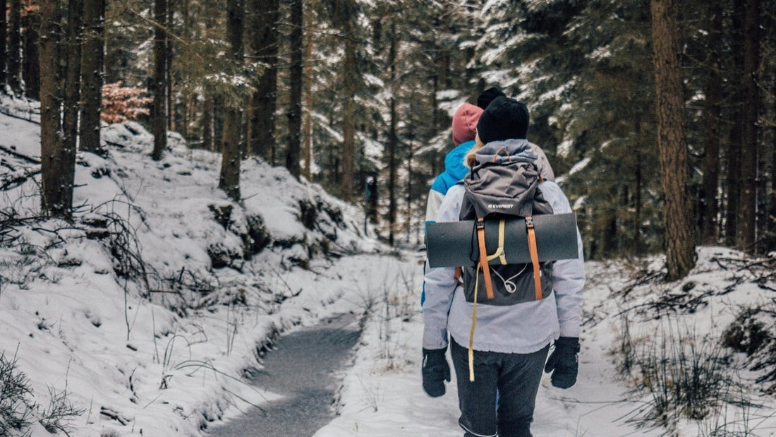 Why Heated Gloves Are a Game-Changer for Winter Hikes - Arcfomor®